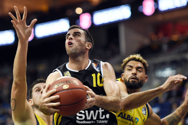 的表现低迷 的表现低迷