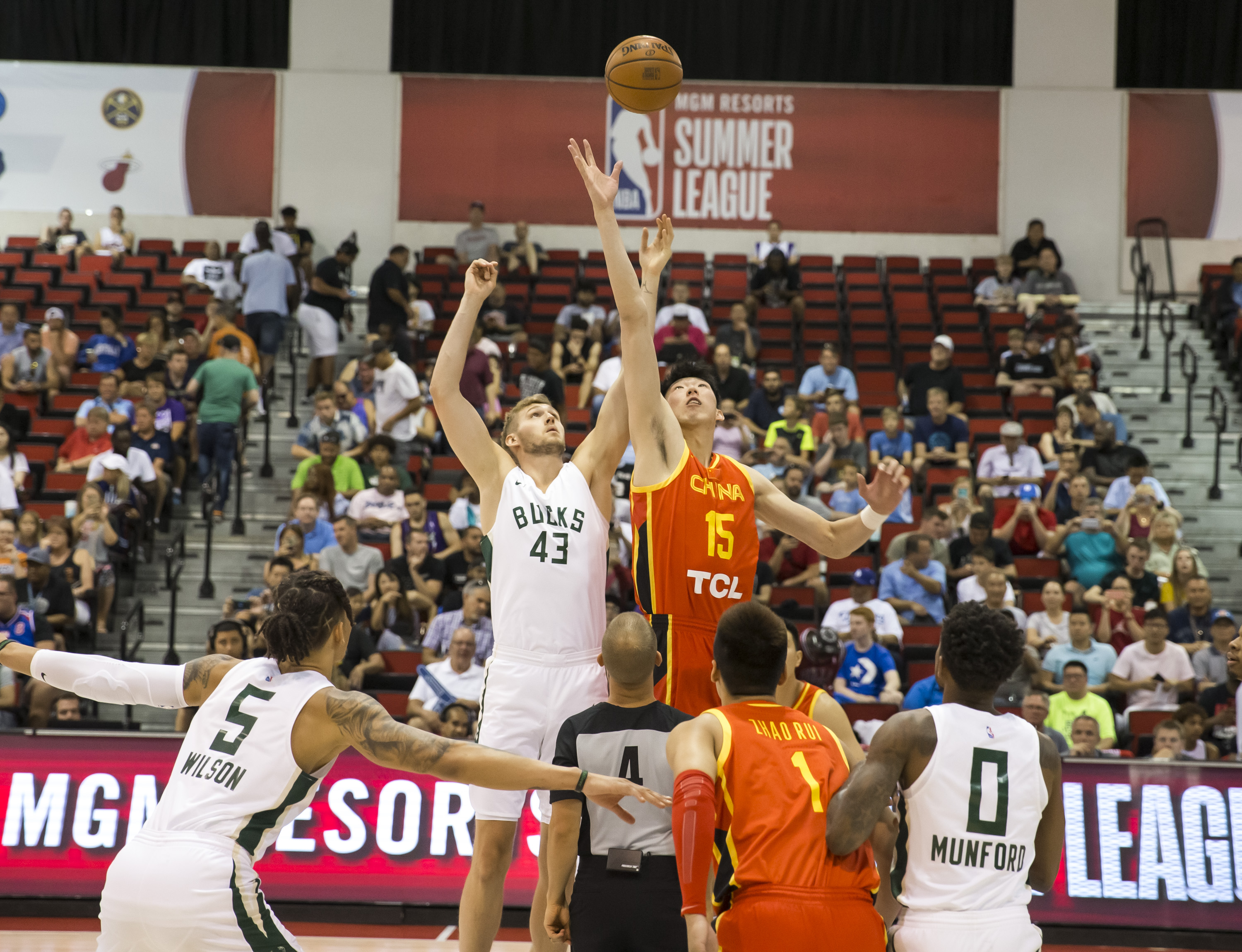 蓬勃崛起 蓬勃崛起