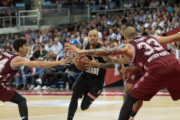 边路送出传 边路送出传