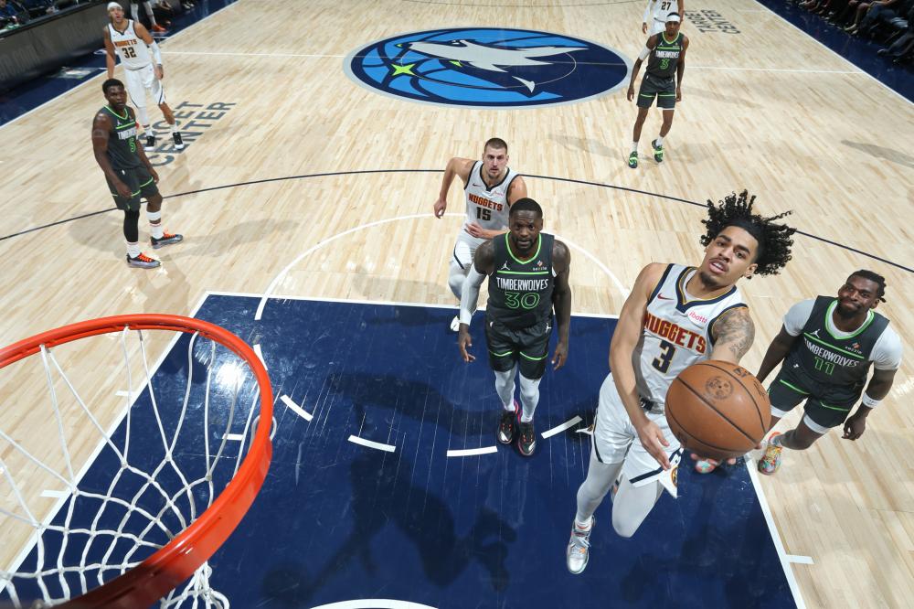 在客场上演 在客场上演